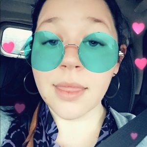 Meet your Posher, Kin